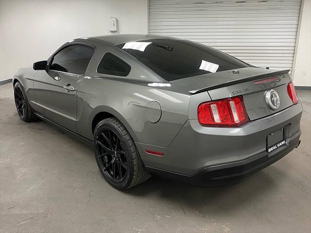 2010 ford mustang premium