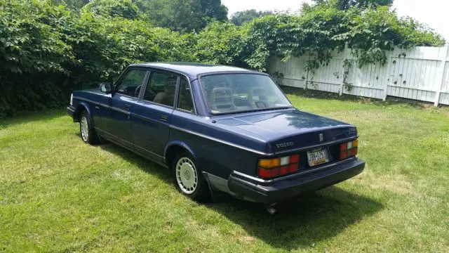 !991 volvo 240 sedan