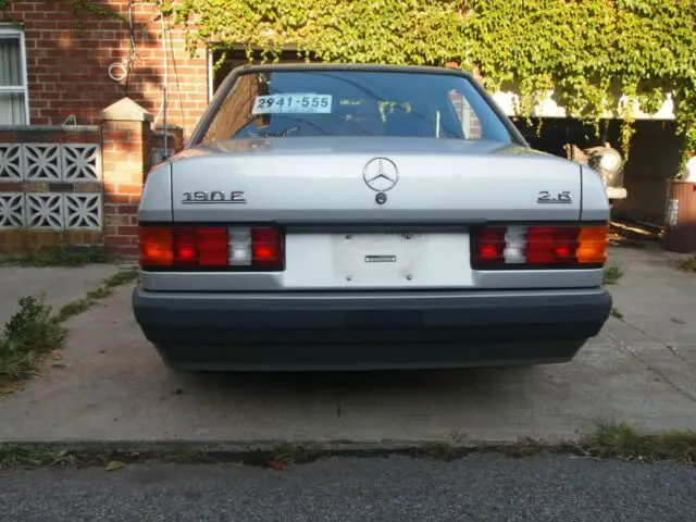 1991 mercedes benz 190 e ; very low original mileage mercedes