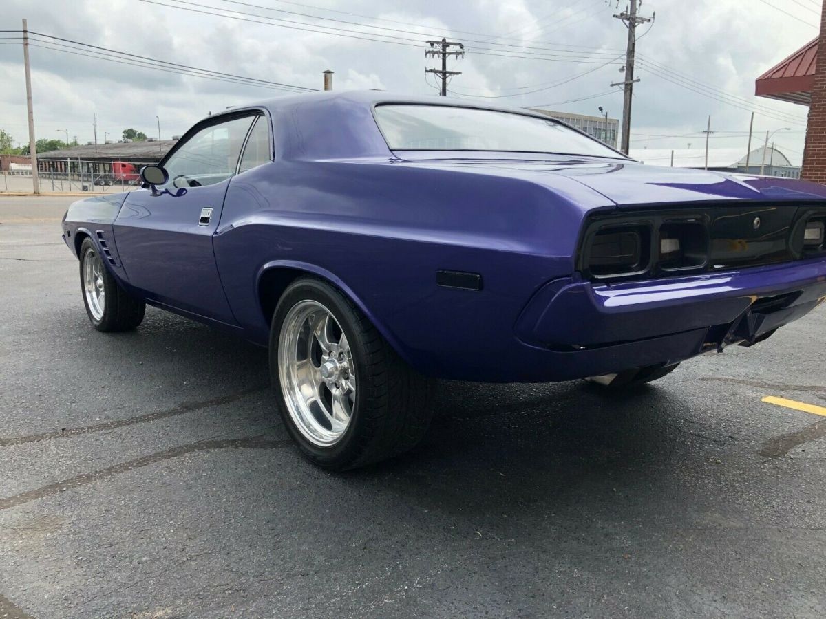 1973 dodge challenger restomod hemi 6.1 liter