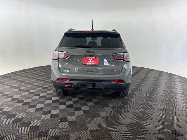 2021 jeep compass trailhawk