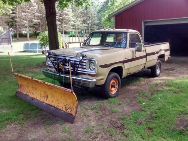 1974 dodge w100 pickup with sno-fiter package 4 wheel drive snow plow truck