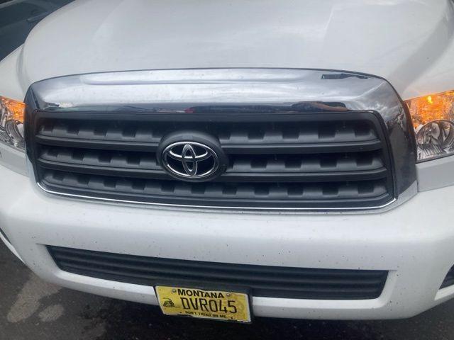 2016 toyota sequoia sr5