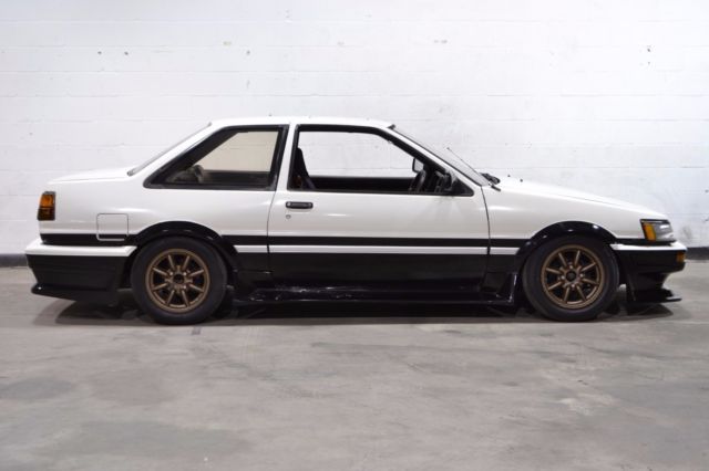 1986 toyota corolla levin ae86 - white/black - 4a-geu - 5 speed - 62,000 miles