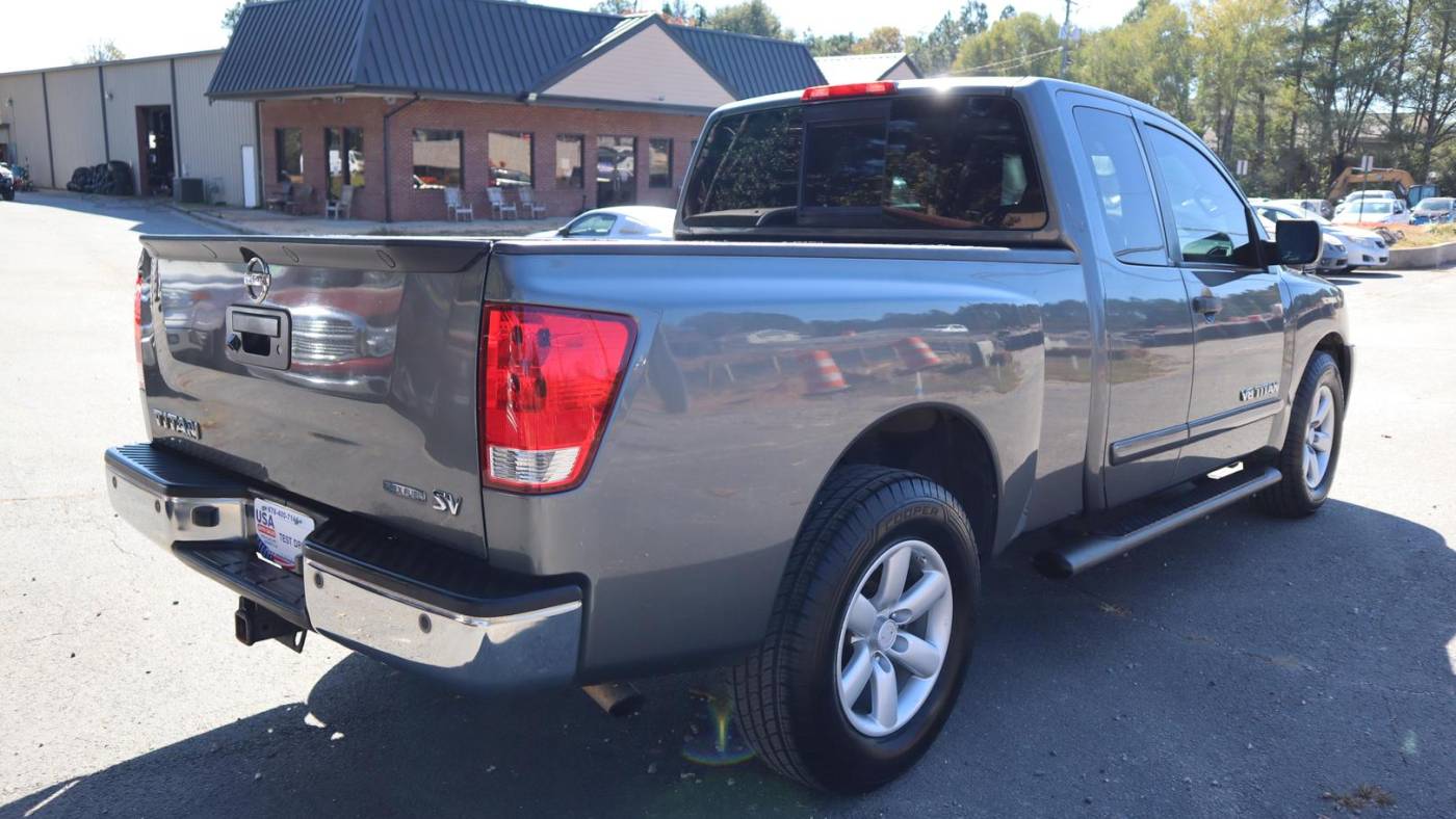 2014 nissan titan sv
