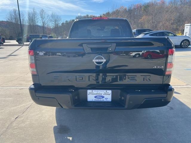 2022 nissan frontier s