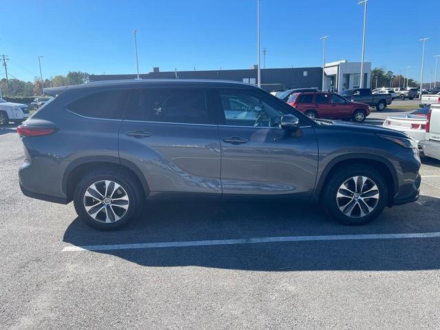2022 toyota highlander xle
