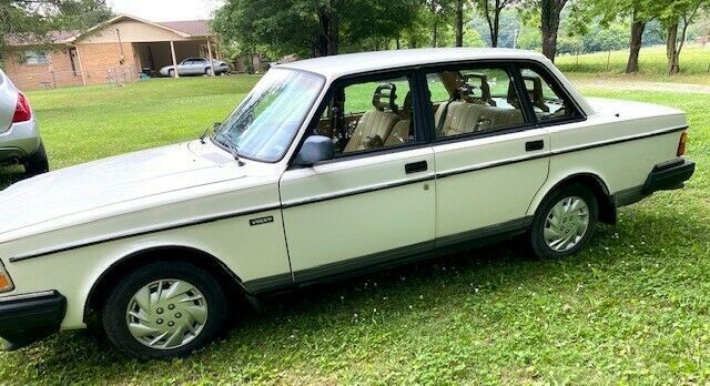 1993 volvo 240 sedan