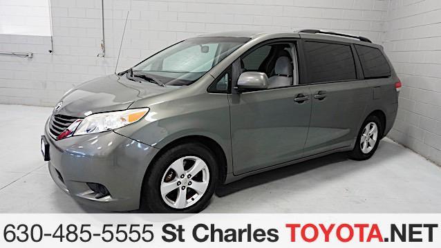 2011 toyota sienna le