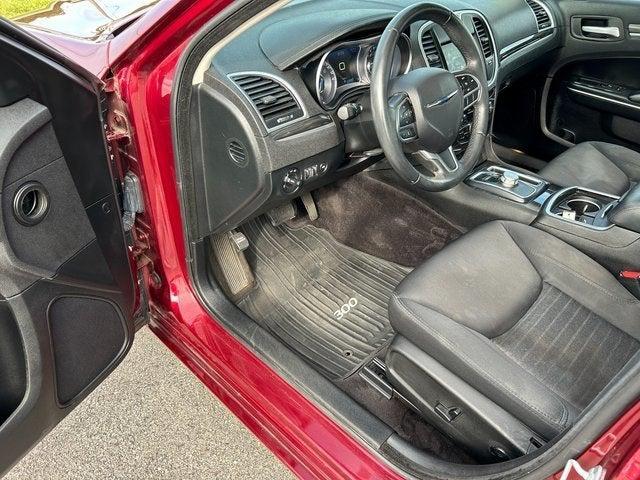 2018 chrysler 300 touring