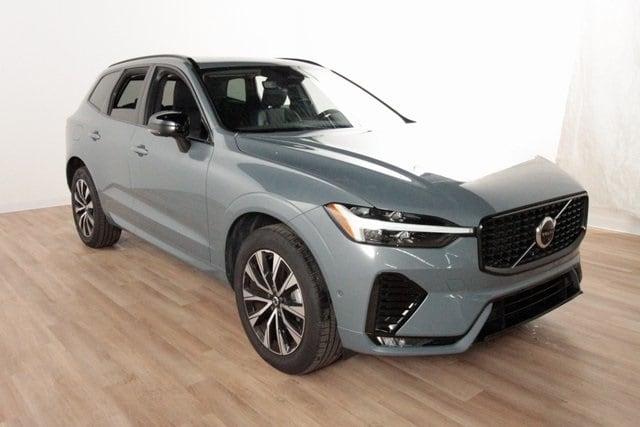 2024 volvo xc60 b5 plus dark theme