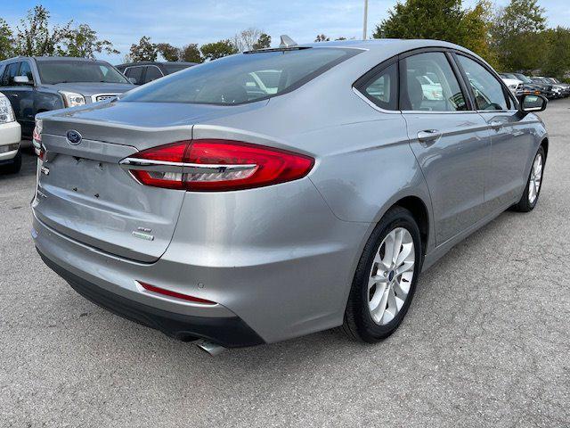 2020 ford fusion se