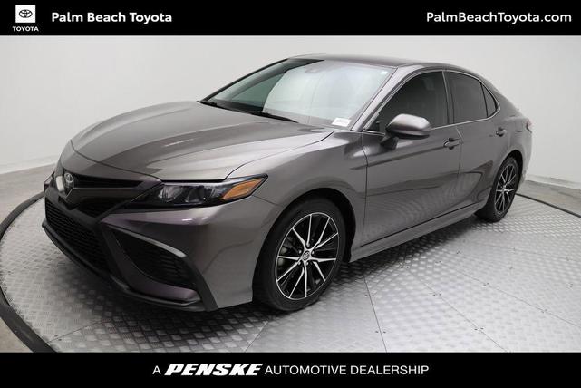 2021 toyota camry se