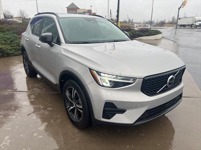 2024 volvo xc40 b5 core bright theme