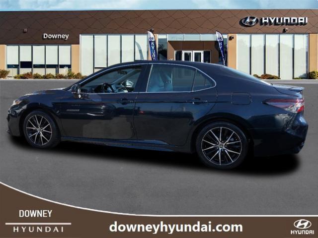 2021 toyota camry se