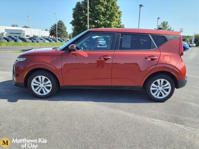 2022 kia soul lx