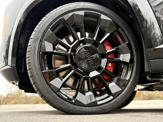 2025 bmw xm base