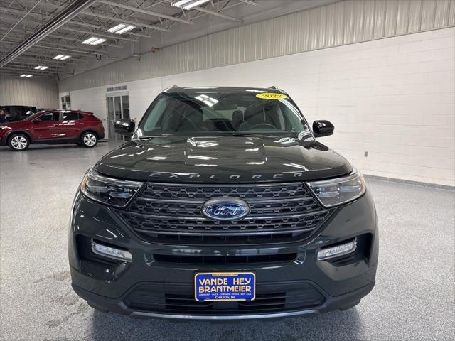 2022 ford explorer xlt