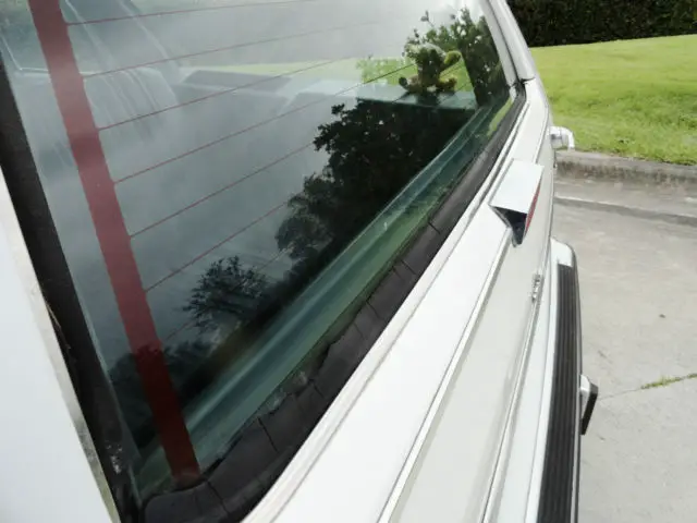 1988 chevrolet caprice classic wagon 4-door 5.0l