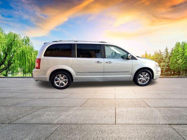 2009 chrysler town & country limited