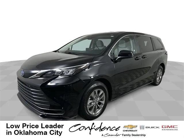2024 toyota sienna le
