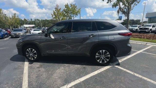 2021 toyota highlander xle