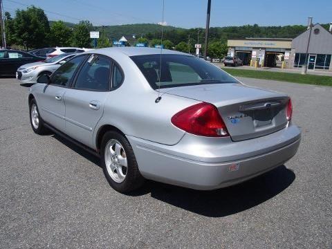2004 ford taurus 4 door sedan for sale in lyman, vermont