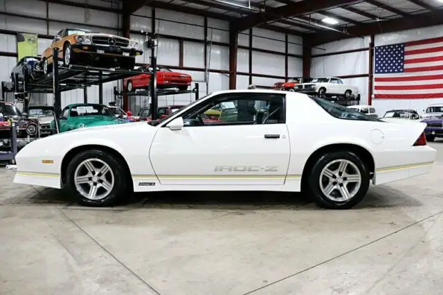 1990 chevrolet camaro 73764 miles white coupe v8 automatic