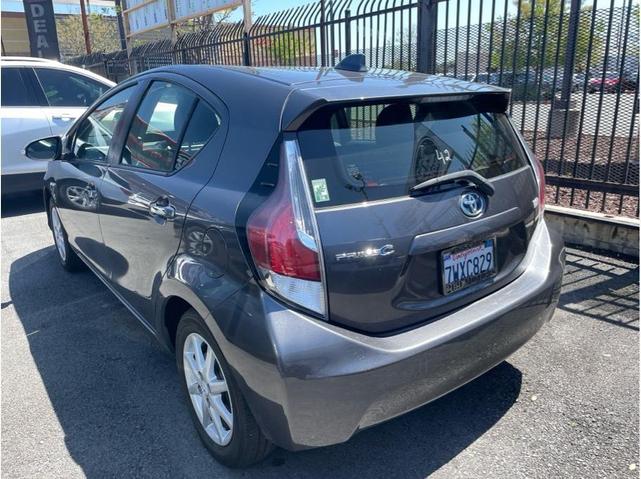 2016 toyota prius c three
