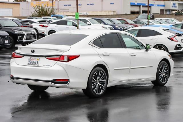 2022 lexus es 300h