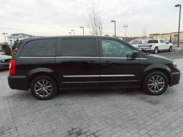 2016 chrysler town and country s s 4dr mini-van for sale in salem, new hampshire