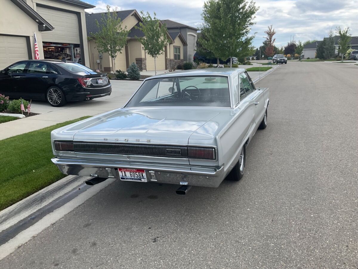 1967 dodge two door hard top 383 v/8 4 speed