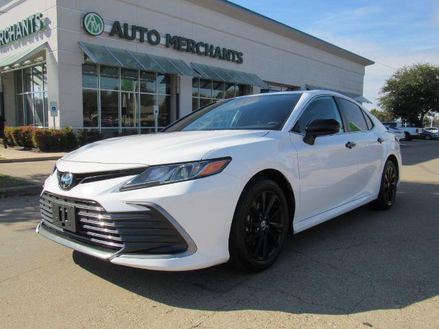 2022 toyota camry le