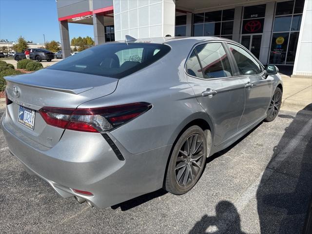 2021 toyota camry se