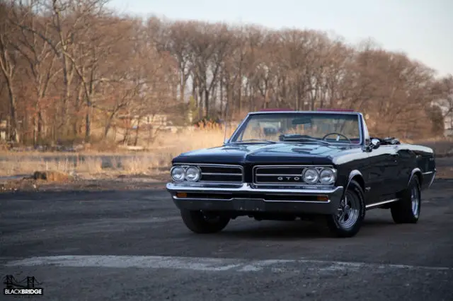 389 tri-power, 4 speed manual