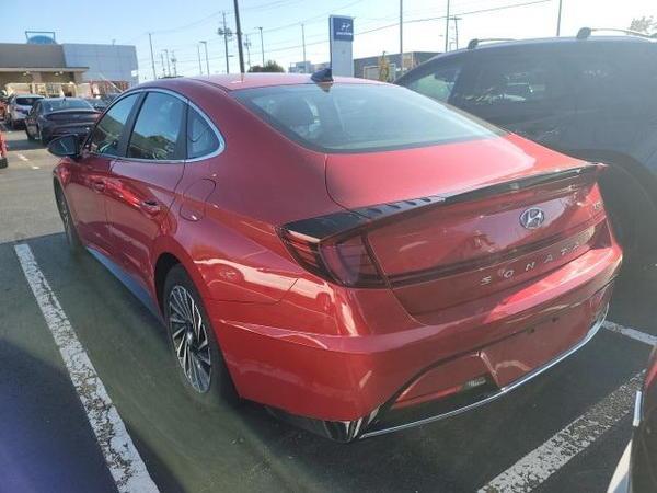 2021 hyundai sonata hybrid in milwaukee, wisconsin
