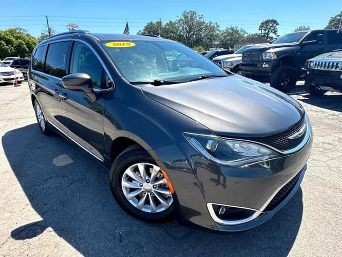 2019 chrysler pacifica touring l minivan 4d in orlando, florida