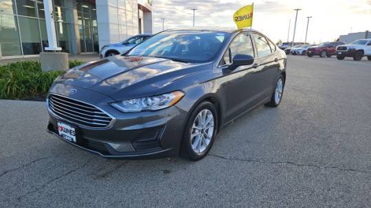 2020 ford fusion se