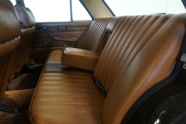 1971 mercedes benz 220 classic