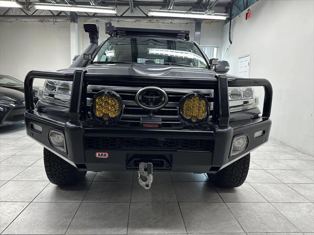 2018 toyota land cruiser base
