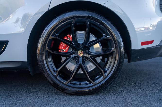 cpo 2024 porsche macan gts