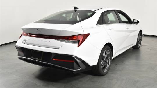 2024 Hyundai Elantra