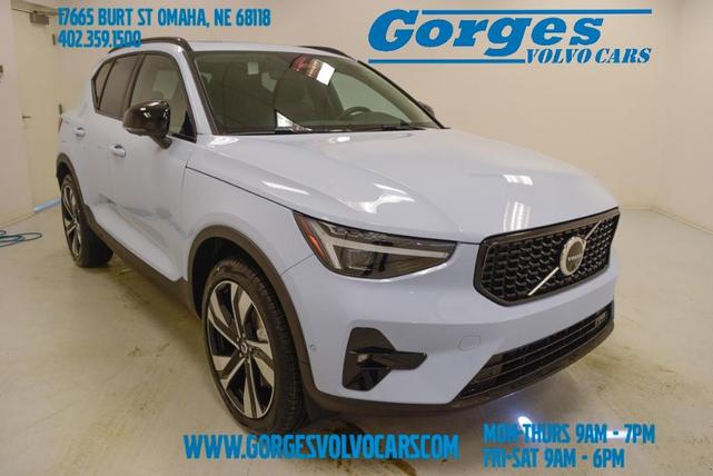 2024 volvo xc40 b5 ultimate dark theme