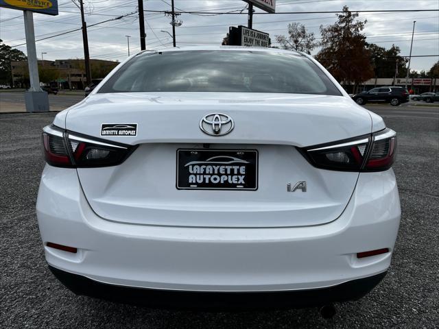 2017 toyota yaris ia base