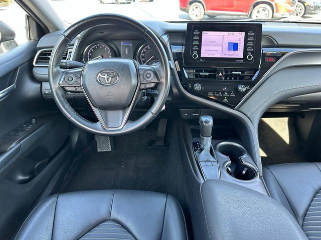 2022 toyota camry se