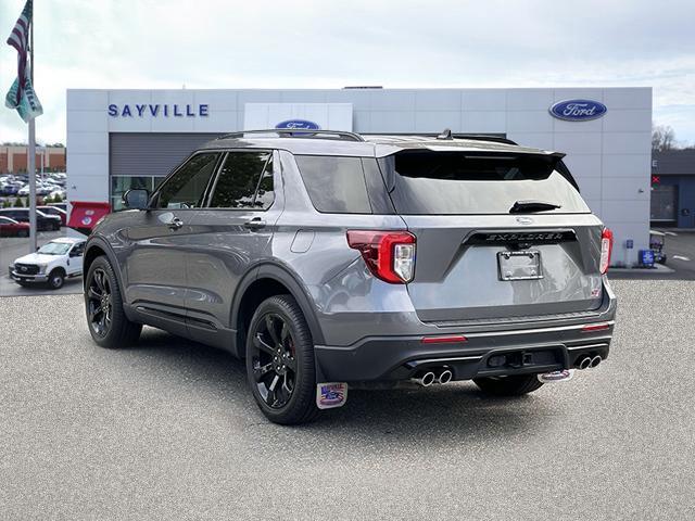 2022 ford explorer st