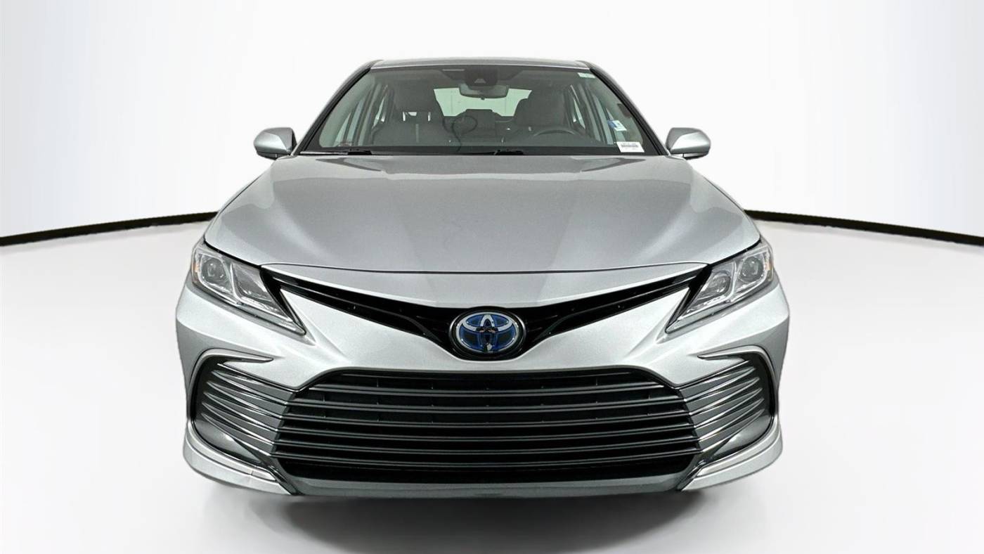 2023 toyota camry hybrid le