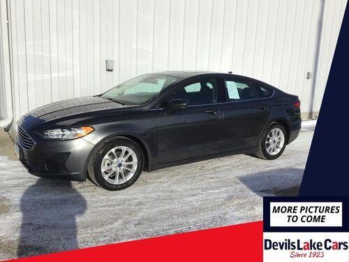 2020 ford fusion se
