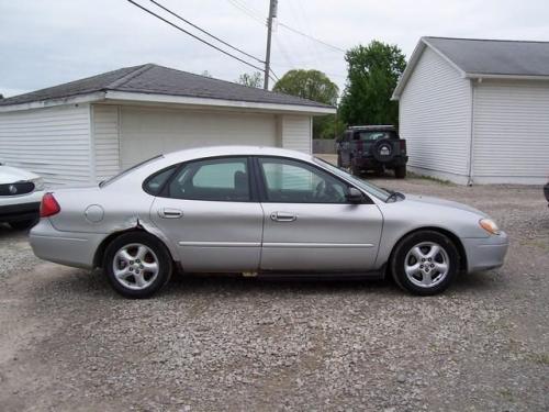 2001 ford taurus se in michigan