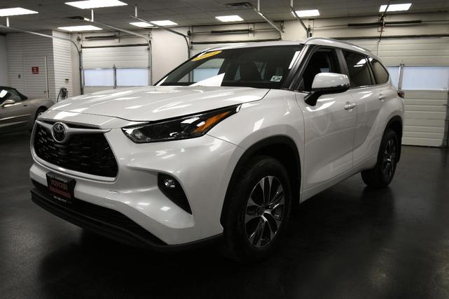 2024 toyota highlander le
